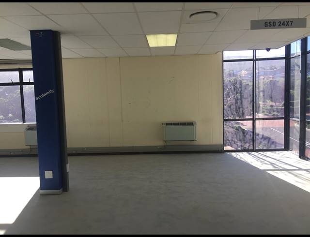 400M² OFFICE TO LET IN PLATTEKLOOF